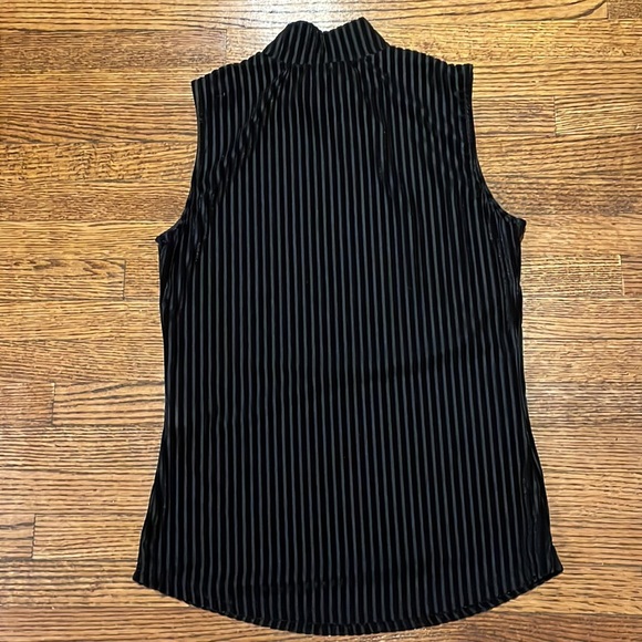 Black mock turtleneck, RW&Co. – size XS - Picture 3 of 6